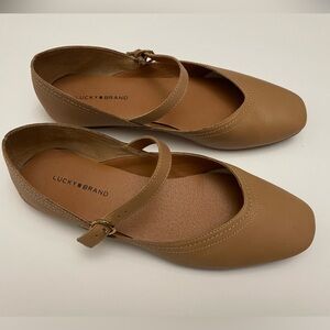Lucky Brand Women's Albajane Mary Jane Flat, Tan, 9.5
